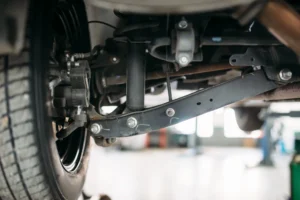 Suspensão Automotiva: Diagnóstico, Manutenção e Principais Sintomas de Falhas